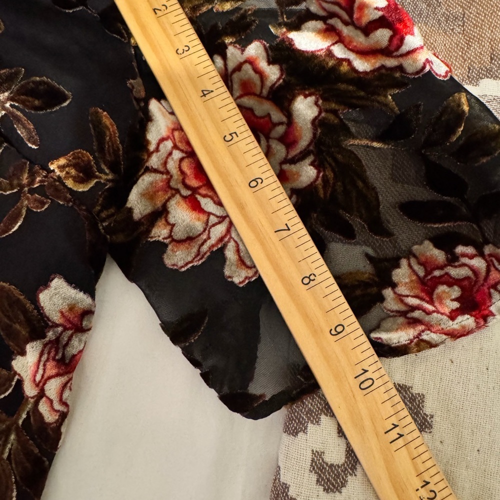 Cupcakes & Cashmere Black Floral Velvet Blouse Cold Shoulder Sz L NWT Romantic - Picture 9 of 11